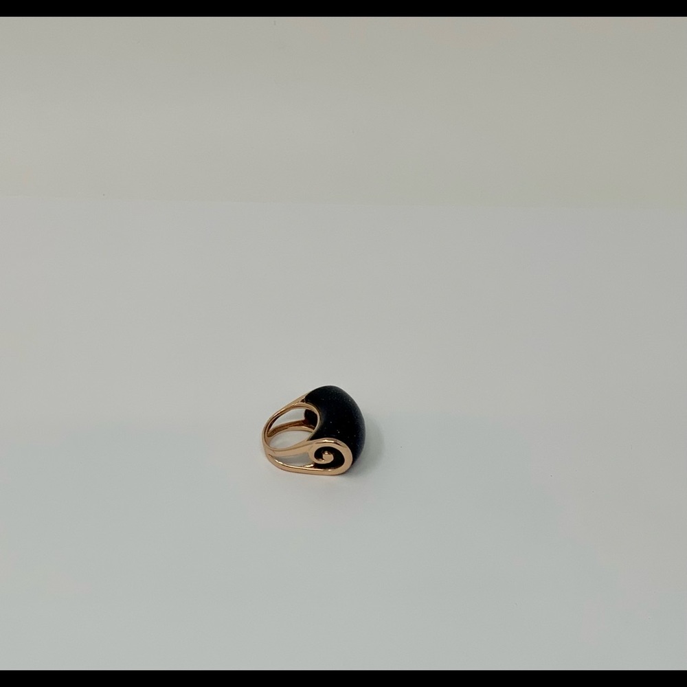 Unusual handmade gold ring with blue son-stone